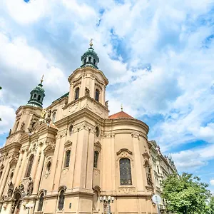 Apartamento The Old Town Square & Parizska, Praga